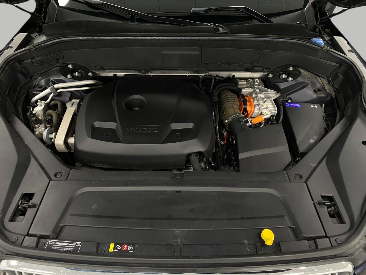 2017 Volvo XC90 T8 eAWD Plug-In Hybrid 7-Passenger Inscription