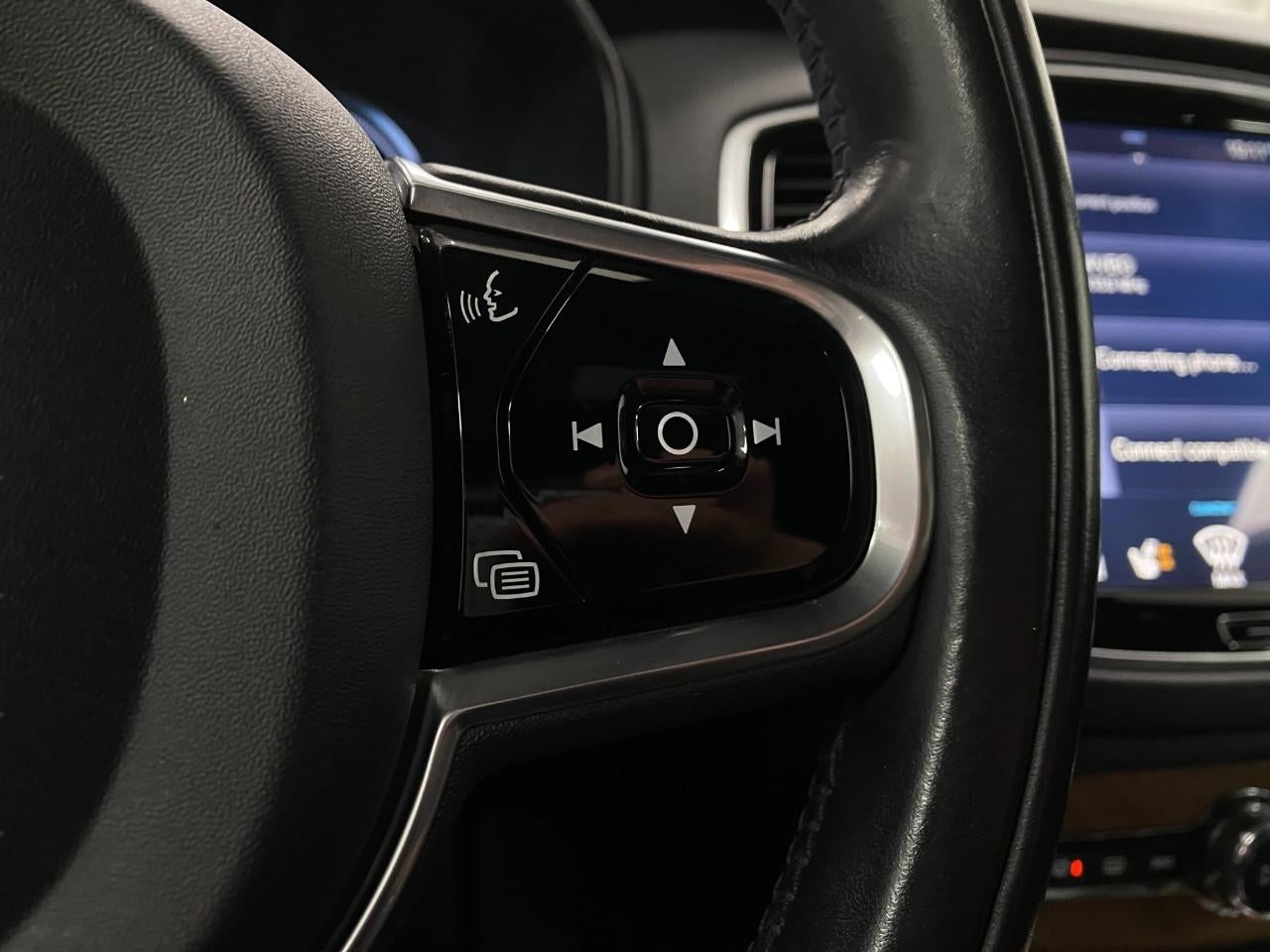 2017 Volvo XC90 T8 eAWD Plug-In Hybrid 7-Passenger Inscription