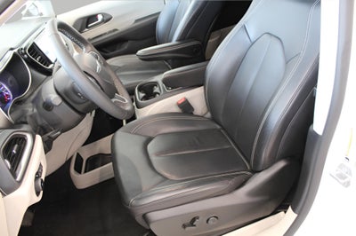 2022 Chrysler Pacifica Hybrid Touring L FWD
