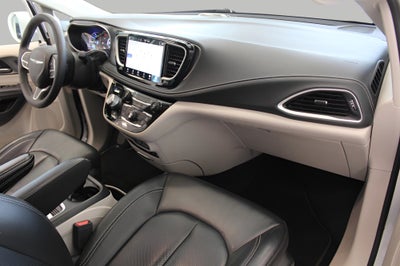 2022 Chrysler Pacifica Hybrid Touring L FWD