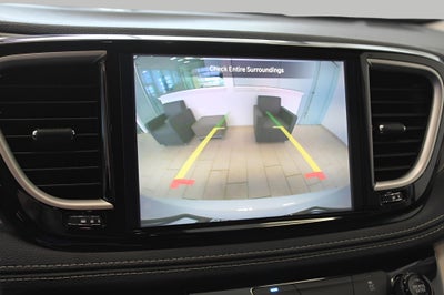 2022 Chrysler Pacifica Hybrid Touring L FWD