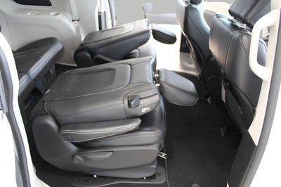 2022 Chrysler Pacifica Hybrid Touring L FWD