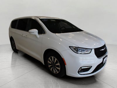2022 Chrysler Pacifica Hybrid Touring L FWD
