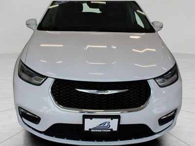 2022 Chrysler Pacifica Hybrid Touring L FWD