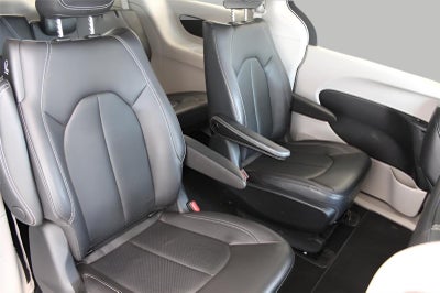 2022 Chrysler Pacifica Hybrid Touring L FWD