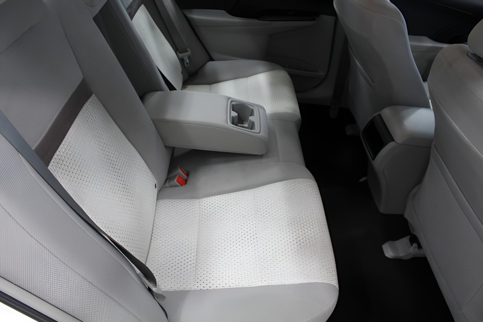 2014 Toyota CAMRY SEDAN