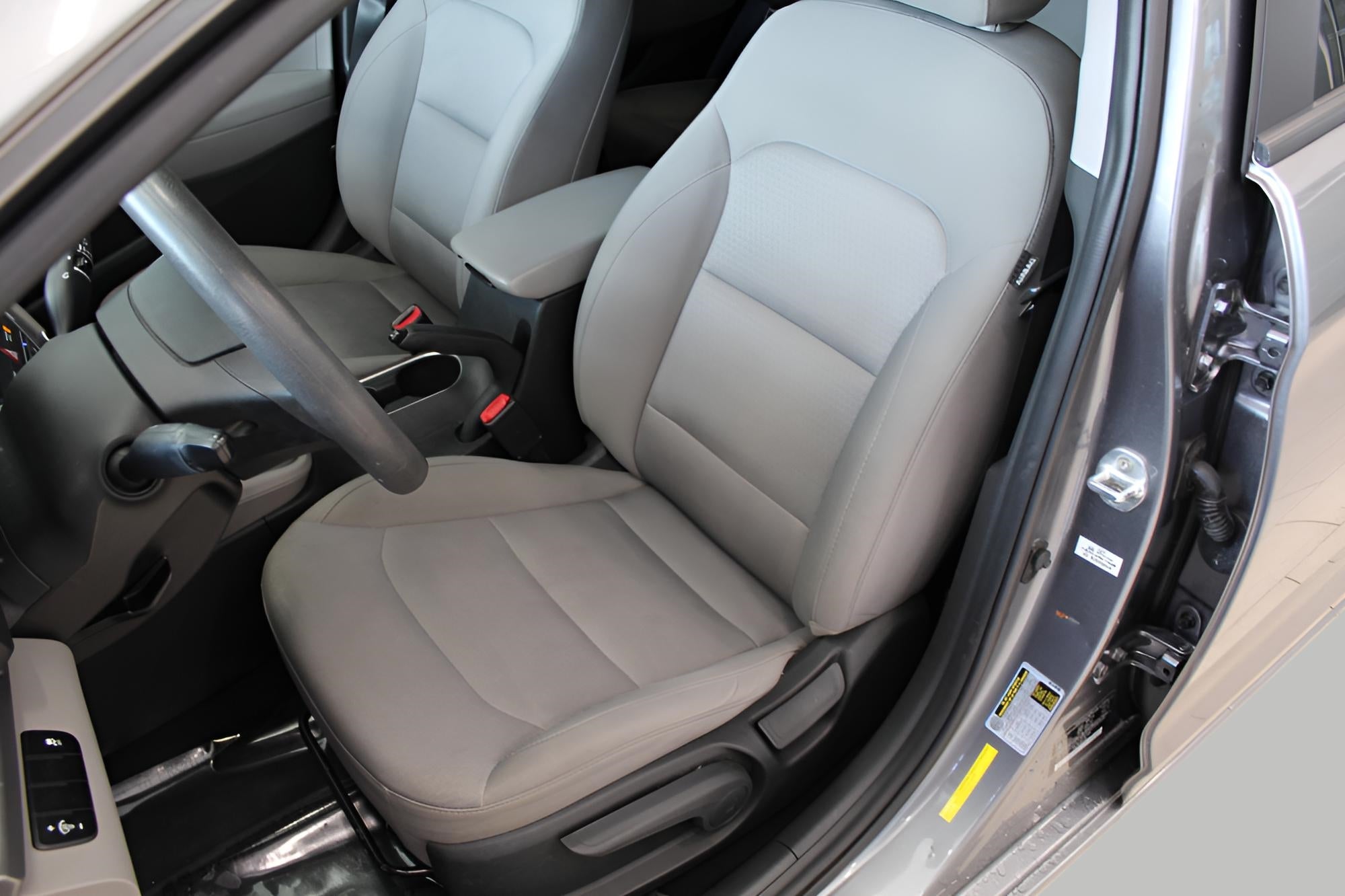 2018 Hyundai Elantra SE 2.0L Manual