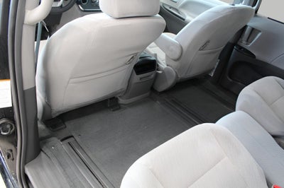 2017 Toyota SIENNA MINI-VAN, PASSENGER