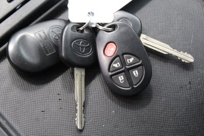 2017 Toyota SIENNA MINI-VAN, PASSENGER