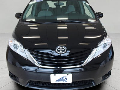 2017 Toyota SIENNA MINI-VAN, PASSENGER