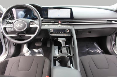2024 Hyundai Elantra SEL IVT