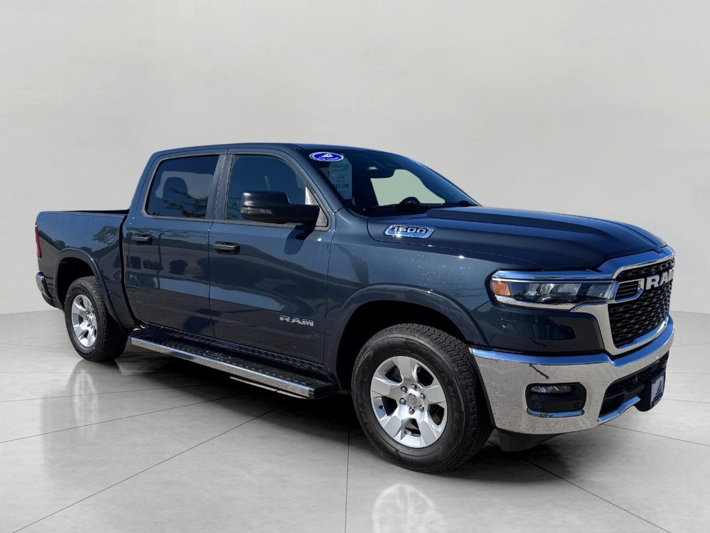 2025 RAM 1500 CREW CAB