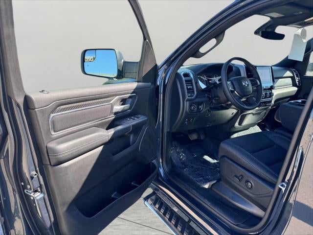 2025 RAM 1500 CREW CAB