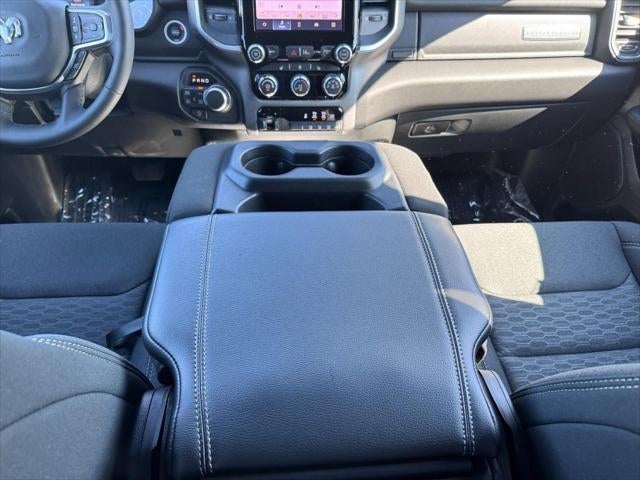 2025 RAM 1500 Big Horn 4x4 Crew Cab 5'7 Box