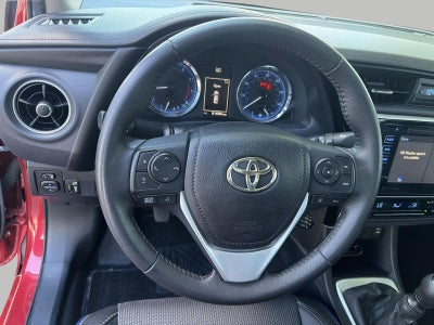 2017 Toyota Corolla SE Manual