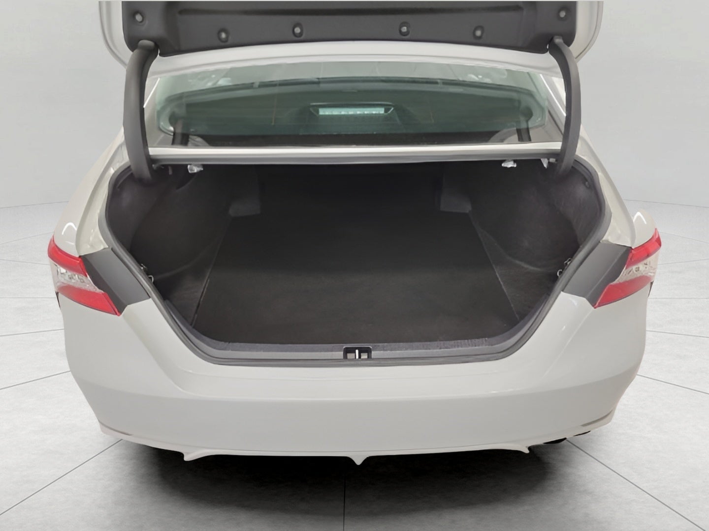 2023 Toyota Camry XSE Auto