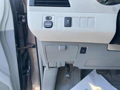 2014 Toyota Sienna 5dr 7-Pass Van V6 LE AAS FWD