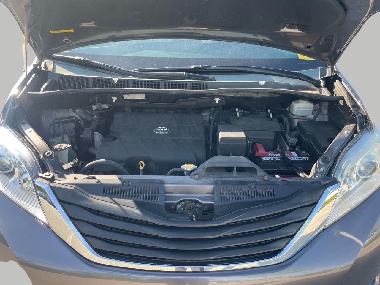 2014 Toyota Sienna 5dr 7-Pass Van V6 LE AAS FWD