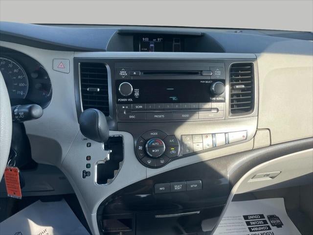 2014 Toyota Sienna 5dr 7-Pass Van V6 LE AAS FWD