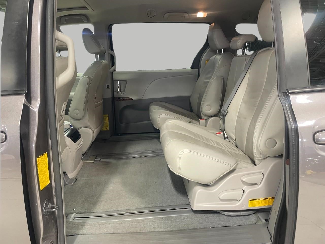 2014 Toyota SIENNA PASSENGER VAN