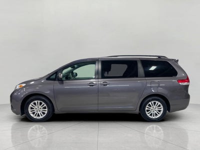 2014 Toyota SIENNA PASSENGER VAN
