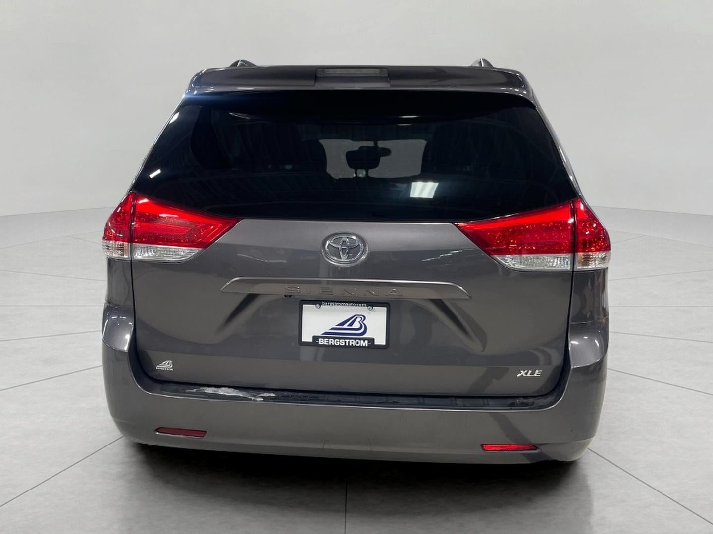 2014 Toyota SIENNA PASSENGER VAN