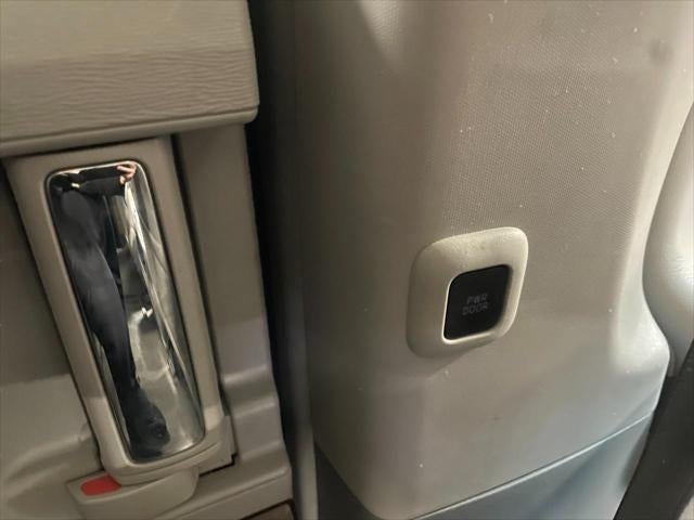 2014 Toyota SIENNA PASSENGER VAN