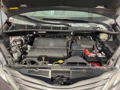 2014 Toyota SIENNA PASSENGER VAN