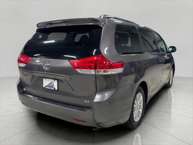 2014 Toyota SIENNA PASSENGER VAN