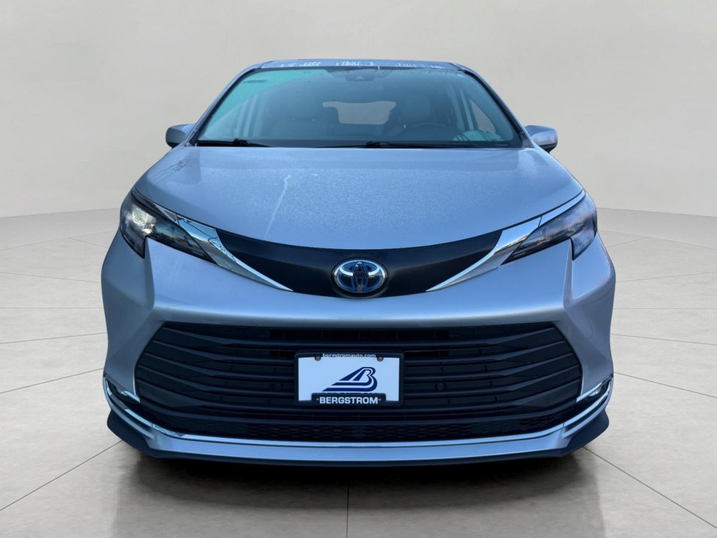 2024 Toyota SIENNA PASSENGER VAN