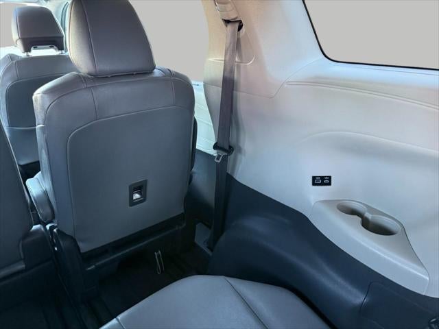 2024 Toyota SIENNA PASSENGER VAN