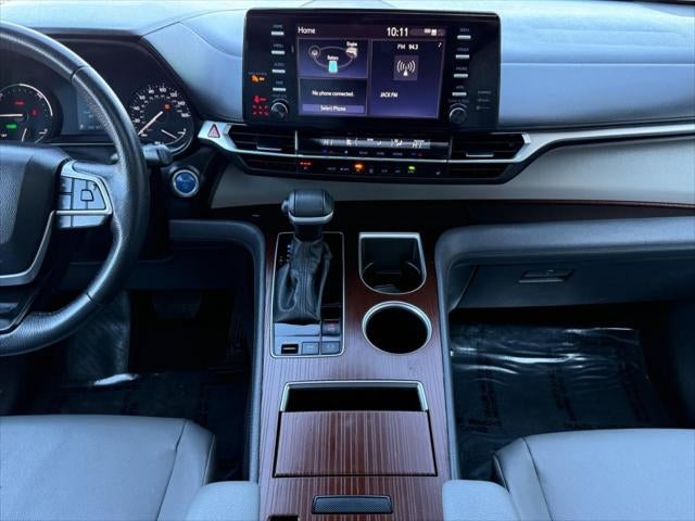 2024 Toyota SIENNA PASSENGER VAN