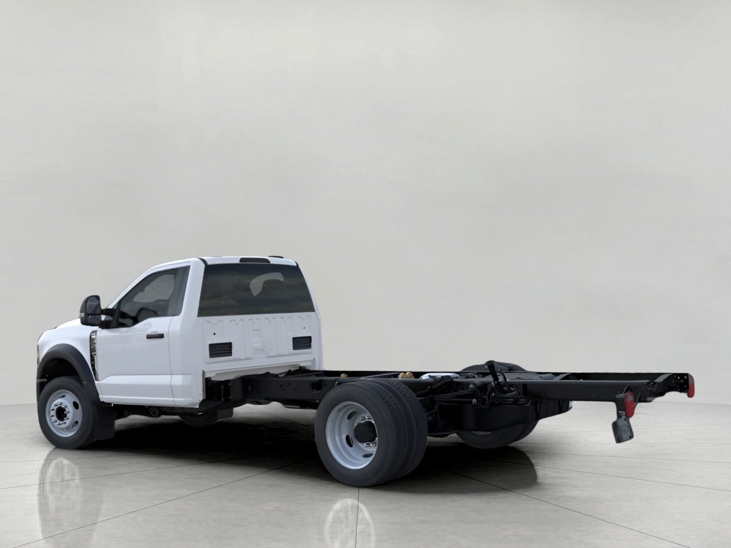 2026 Ford Super Duty F-550 DRW XLT 4WD Reg Cab 145 WB 60 CA