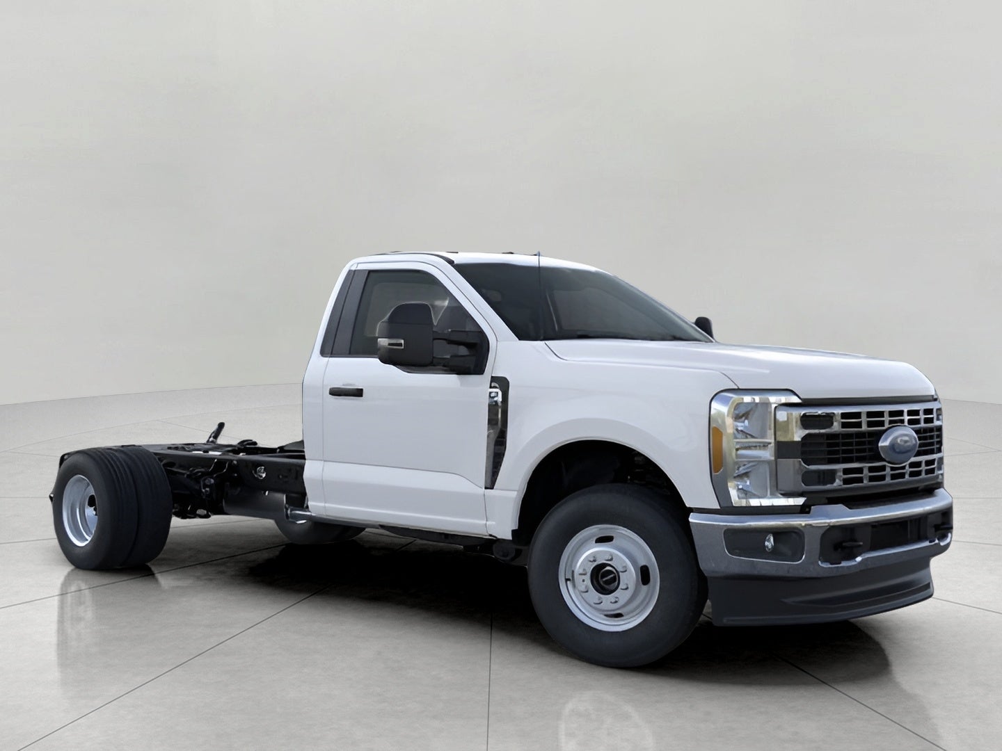 2026 Ford Super Duty F-350 DRW XL 4WD Reg Cab 169 WB 84 CA