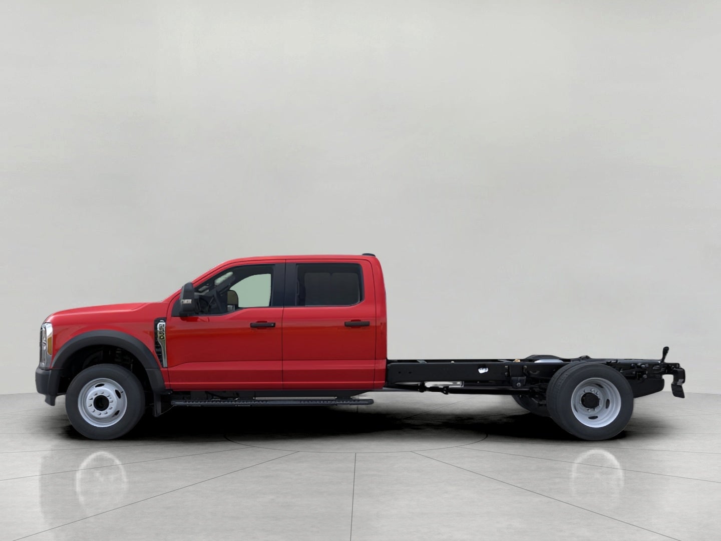 2026 Ford Super Duty F-550 DRW XL 2WD Crew Cab 203 WB 84 CA