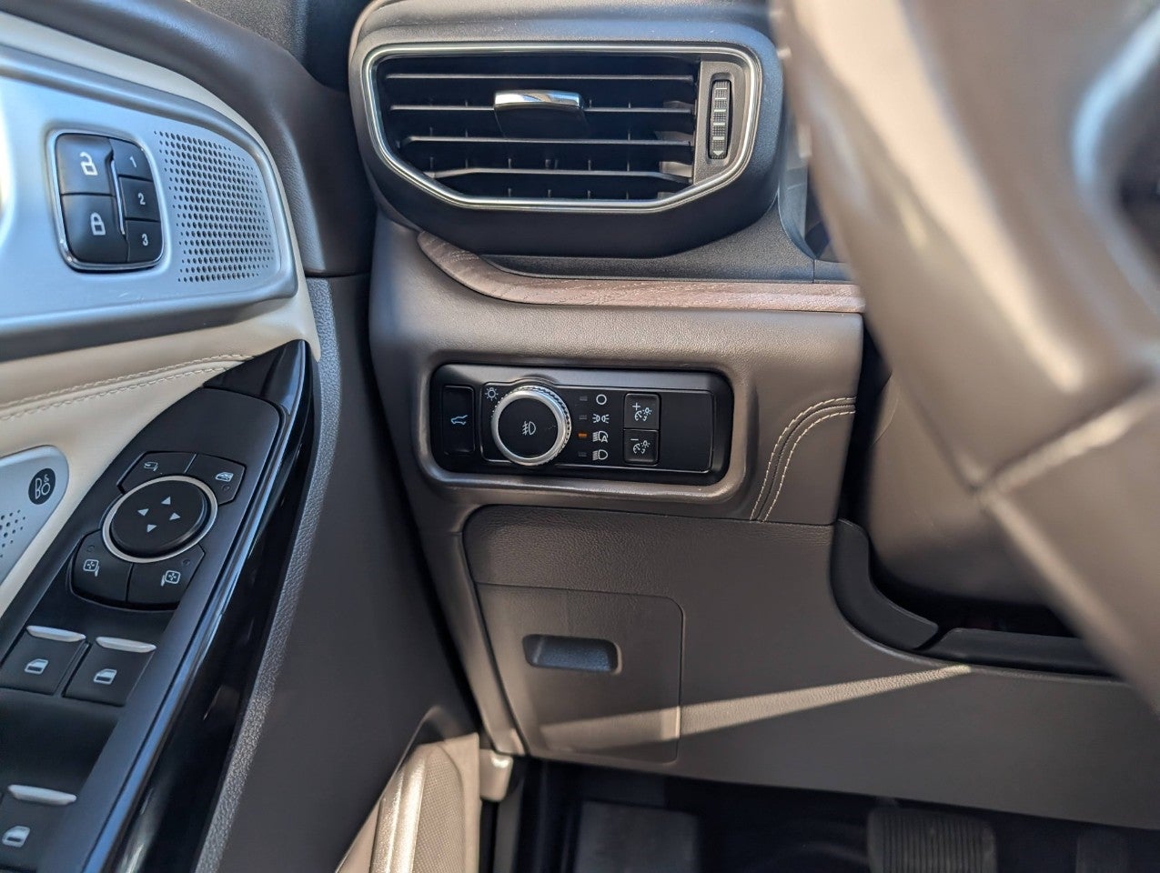 2022 Ford Explorer Platinum 4WD