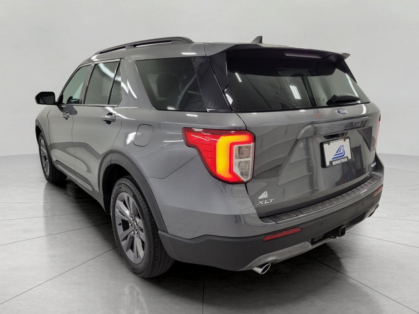 2023 Ford Explorer XLT 4WD