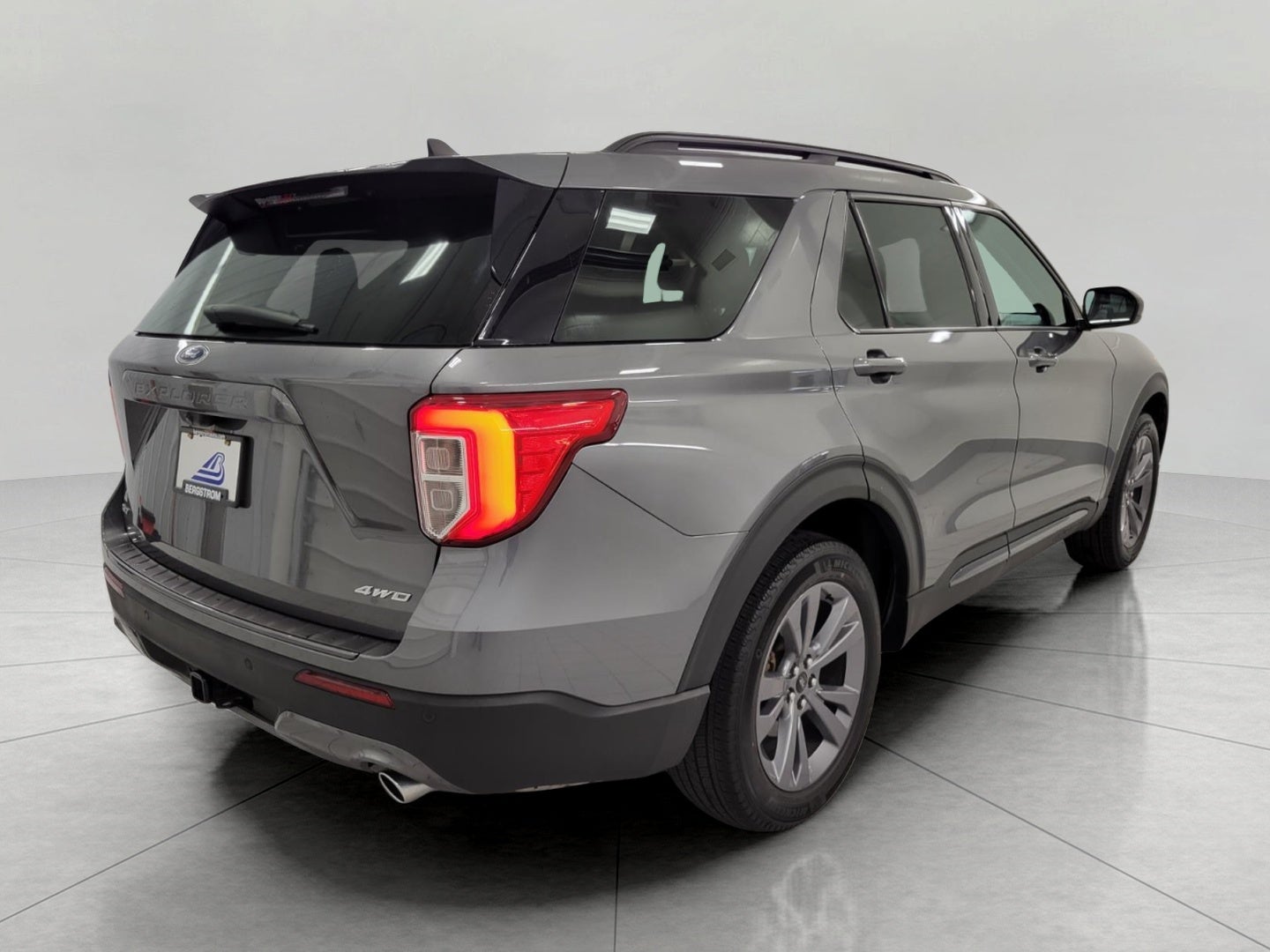 2023 Ford Explorer XLT 4WD