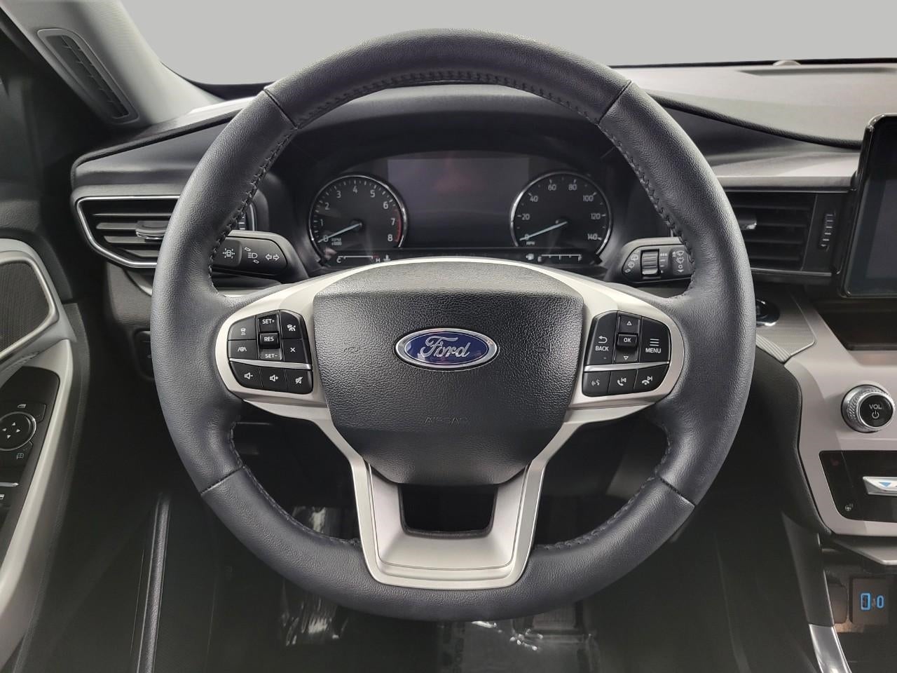 2023 Ford Explorer XLT 4WD