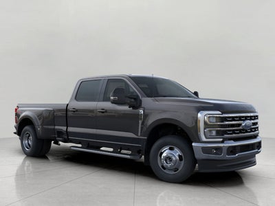 2026 Ford Super Duty F-350 DRW LARIAT 4WD Crew Cab 8' Box