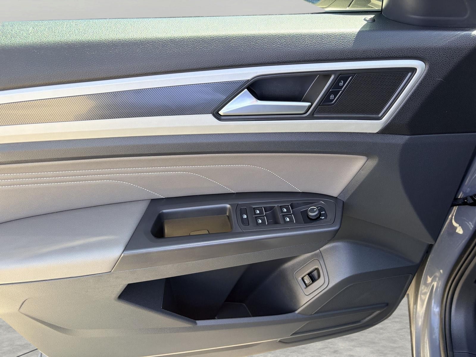 2022 Volkswagen Atlas Cross Sport 2.0T SEL R-Line 4MOTION