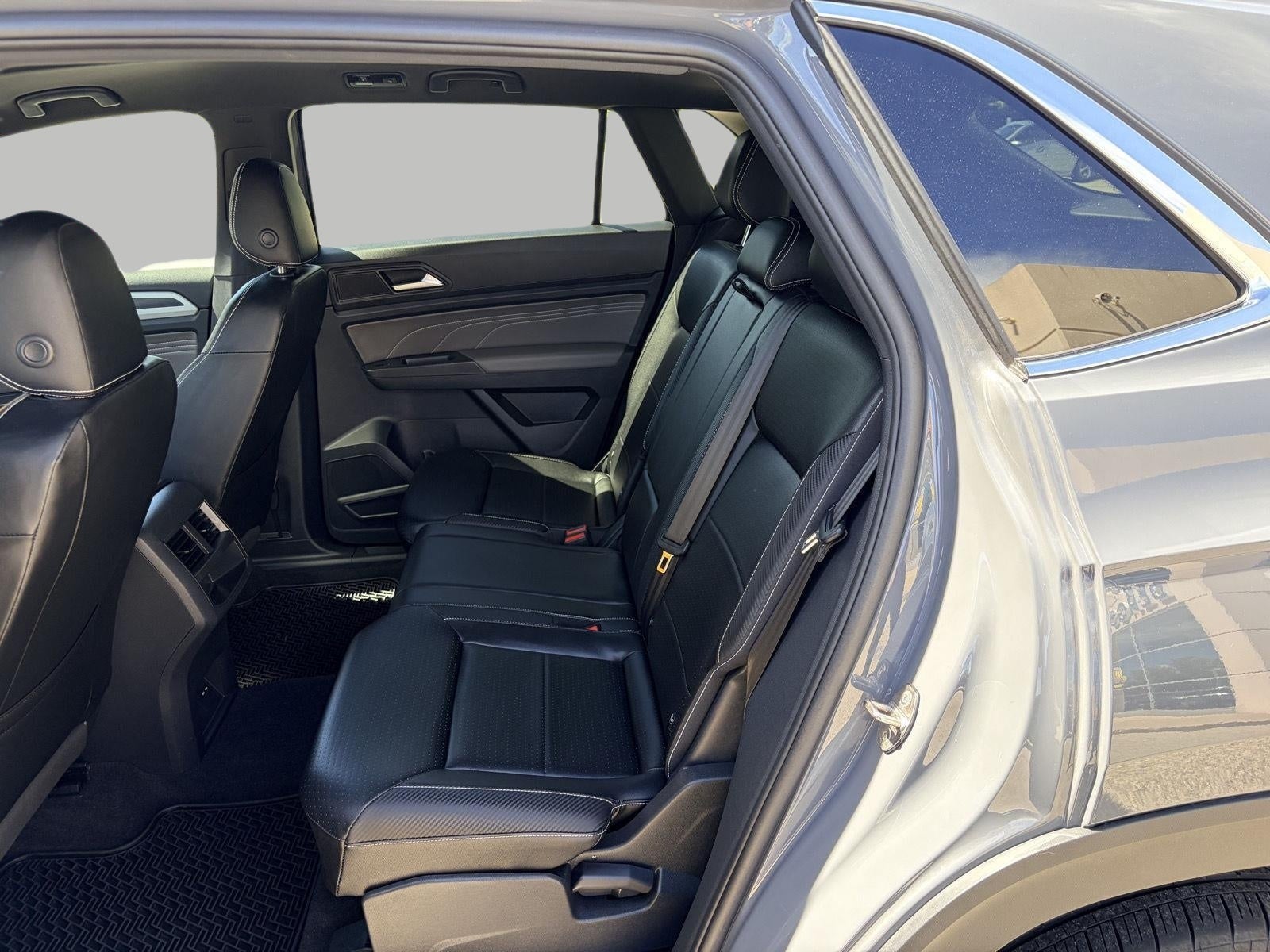2022 Volkswagen Atlas Cross Sport 2.0T SEL R-Line 4MOTION
