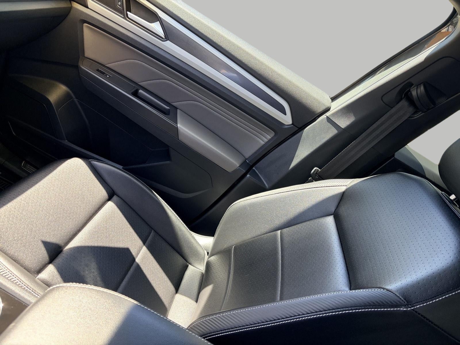 2022 Volkswagen Atlas Cross Sport 2.0T SEL R-Line 4MOTION