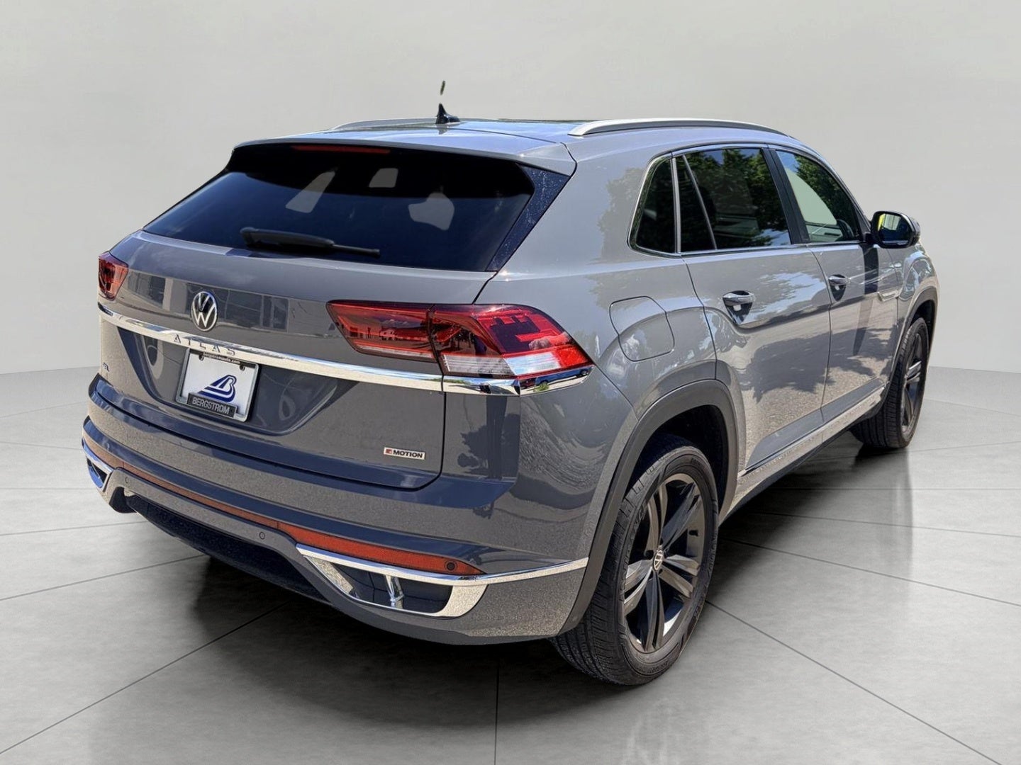 2022 Volkswagen Atlas Cross Sport 2.0T SEL R-Line 4MOTION