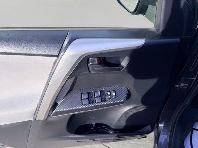 2015 Toyota RAV4 AWD 4dr LE