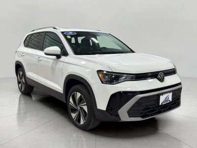 2025 Volkswagen Taos SE 4MOTION