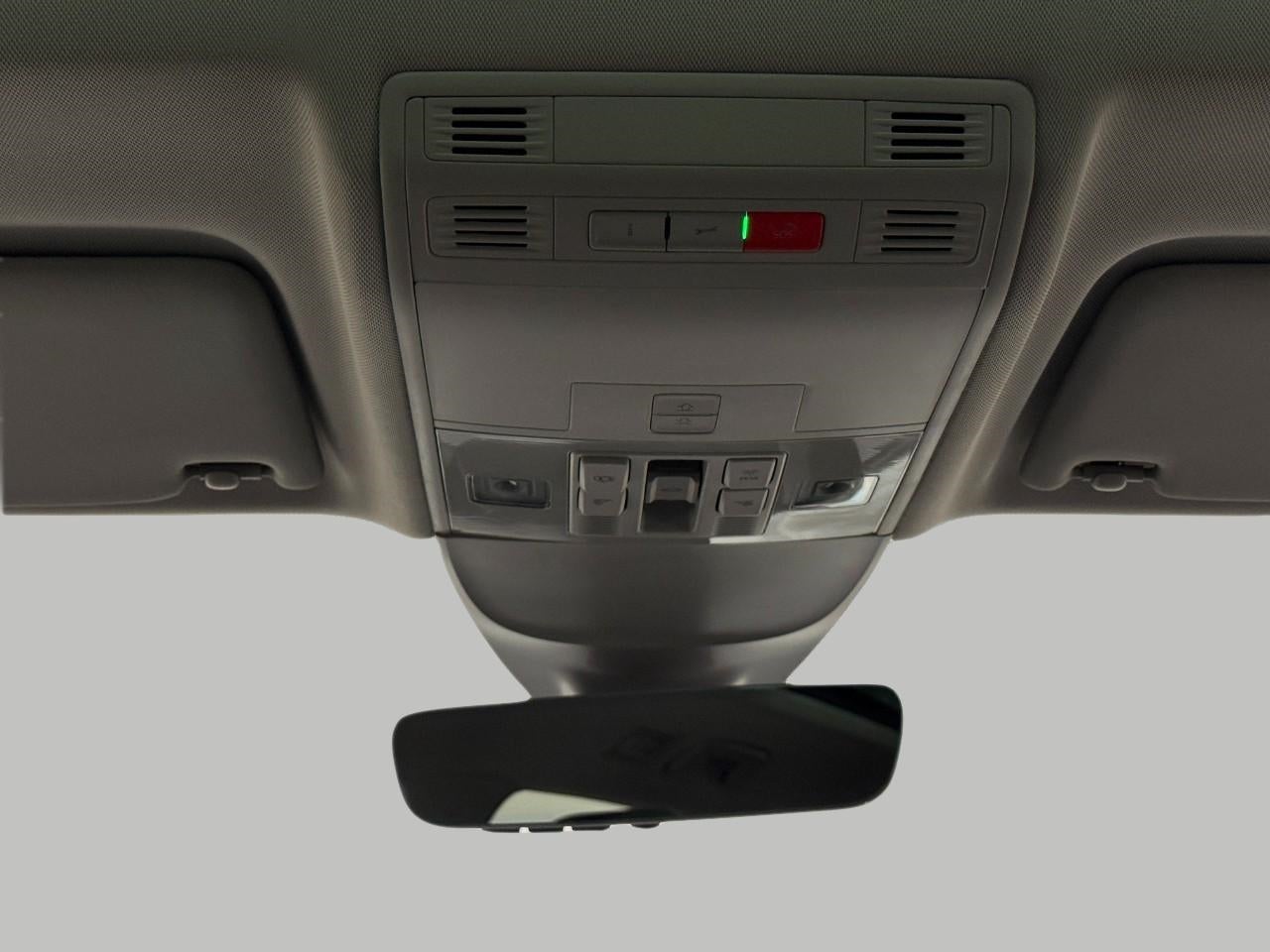 2025 Volkswagen Taos SE 4MOTION