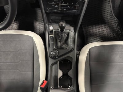 2025 Volkswagen Taos SE 4MOTION