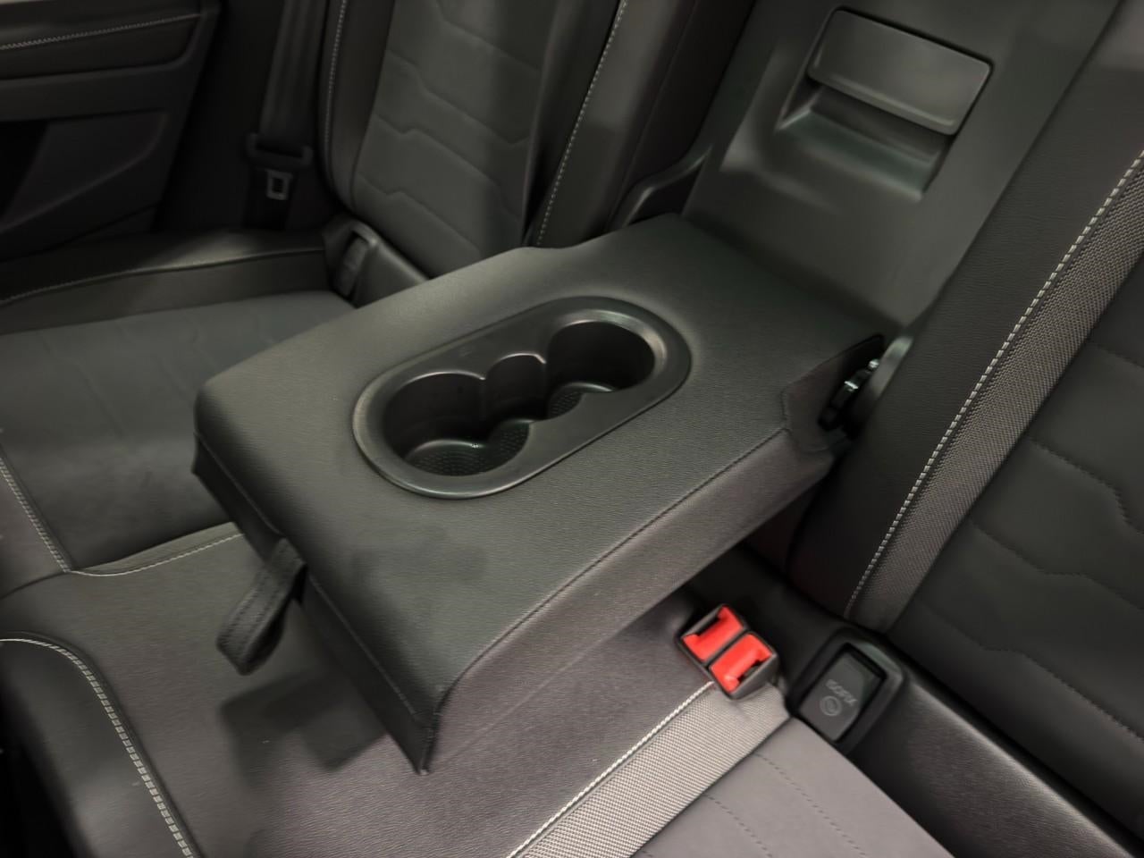 2025 Volkswagen Taos SE 4MOTION