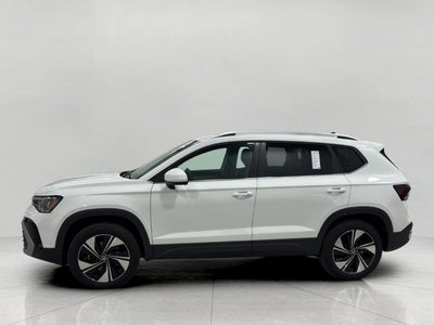 2025 Volkswagen Taos SE 4MOTION